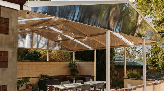 Alfresco-gable roof perth design example